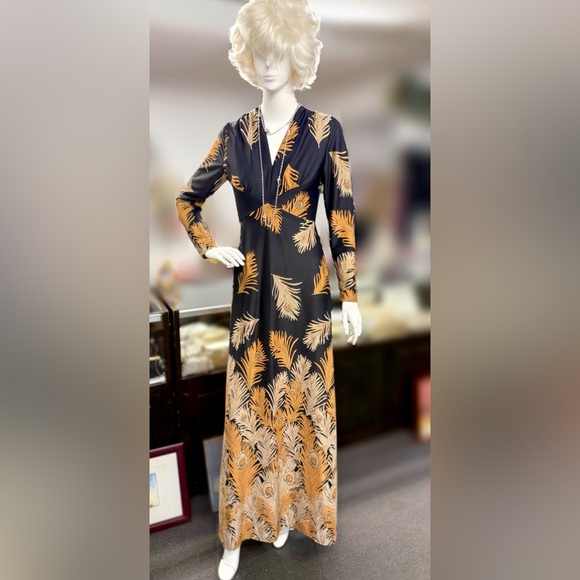 Vintage Maxi Dress Peacock Feather 70’s Print, Easy to Wear in PERFECT Condition - Picture 5 of 12